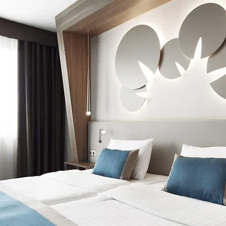 Europa Fit 4*