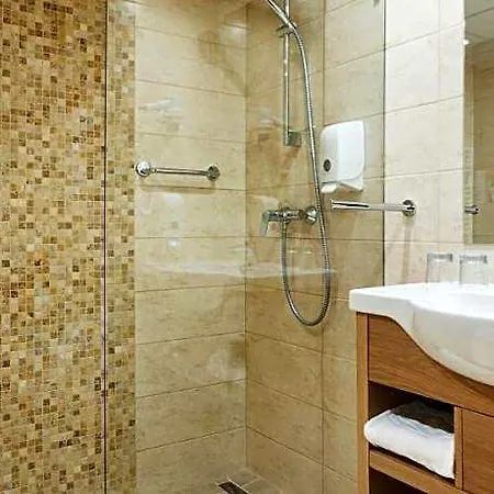 فندق Europa Fit 4*