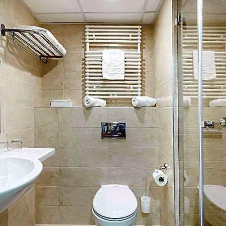 فندق Europa Fit 4*