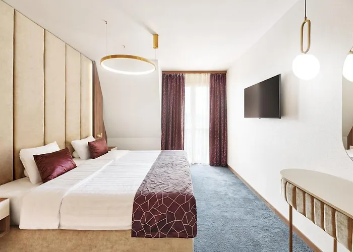 Europa Fit 4*